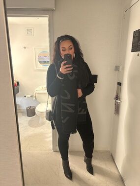 Meet your Posher, Courtney